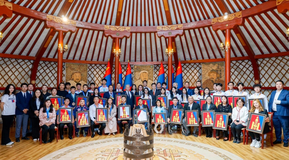 Олон улс, тив дэлхийд эх орныхоо нэрийг гаргасан тамирчид наадмын нээлтэд оролцоно