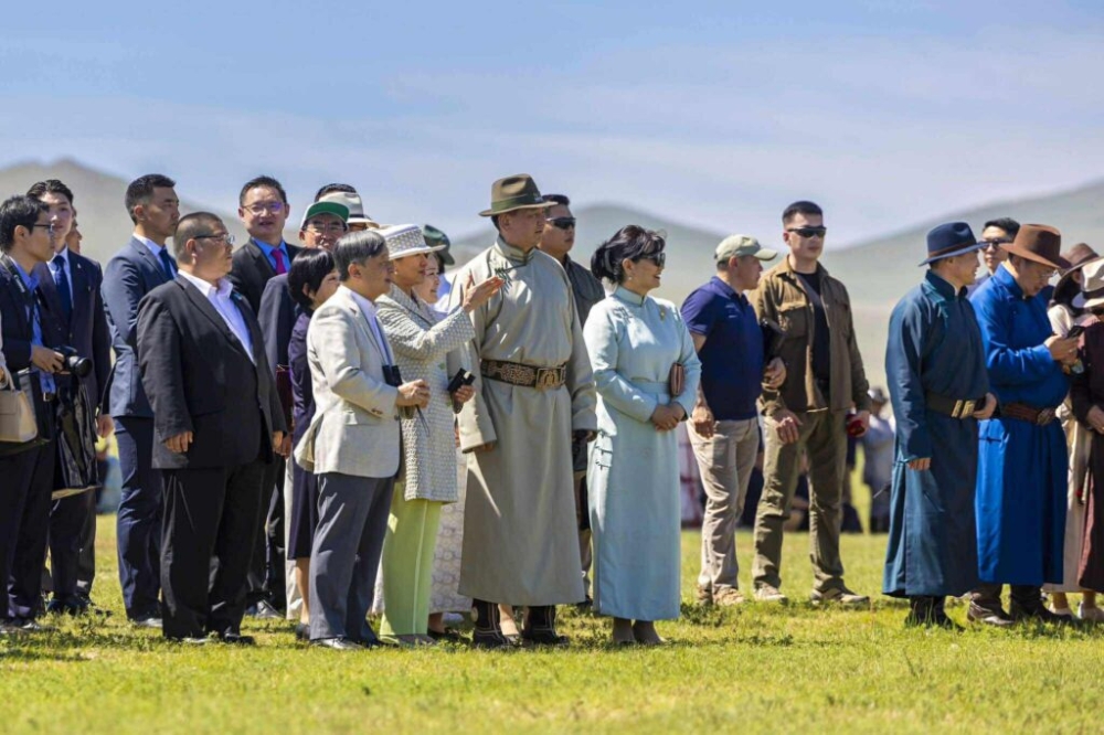 Япон улсын Цог Жавхлант Эзэн Хаан Нарүхито хурдан соёолонгийн уралдаан үзэж сонирхлоо