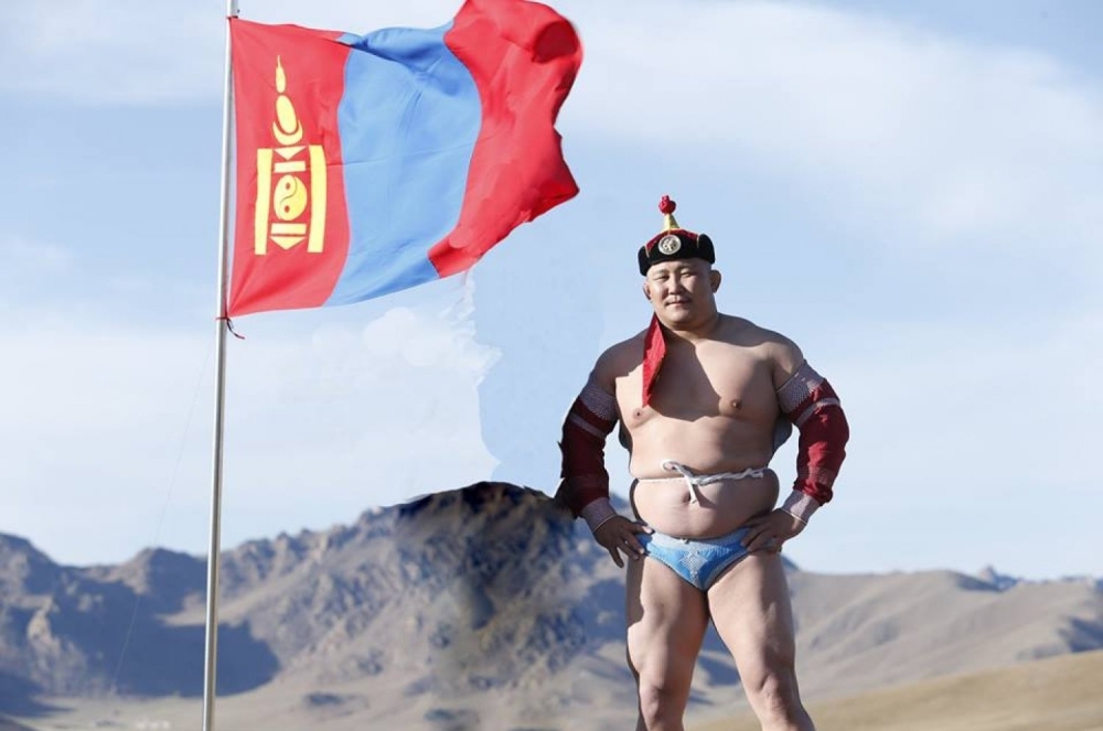 Монгол улсын аварга Н.Батсуурь Монгол улсын гавьяат тамирчин болжээ