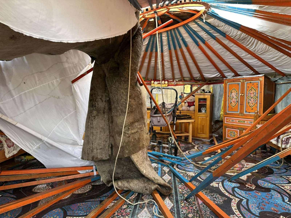 Салхины улмаас 116 айлын гэр нуржээ