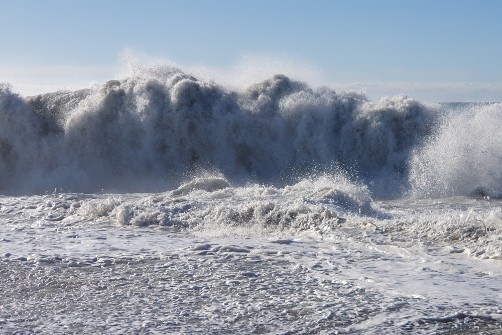 Цунамигийн аюулаас сэрэмжлүүллээ