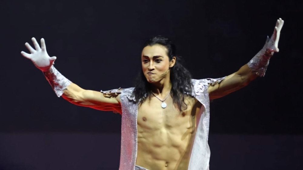 Э.Лхагва-Очир дэлхийн үзэгчдийн АНХААРЛЫГ татаж байна