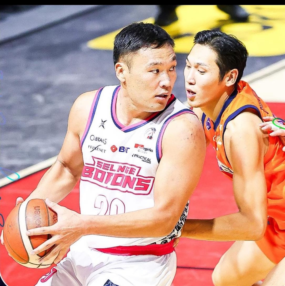 М.Өлзий-Орших өөрийн цахим хуудсаар дамжуулан Д.Дэлгэрням болон Сэлэнгэ Бодонс багаас уучлалт гуйлаа