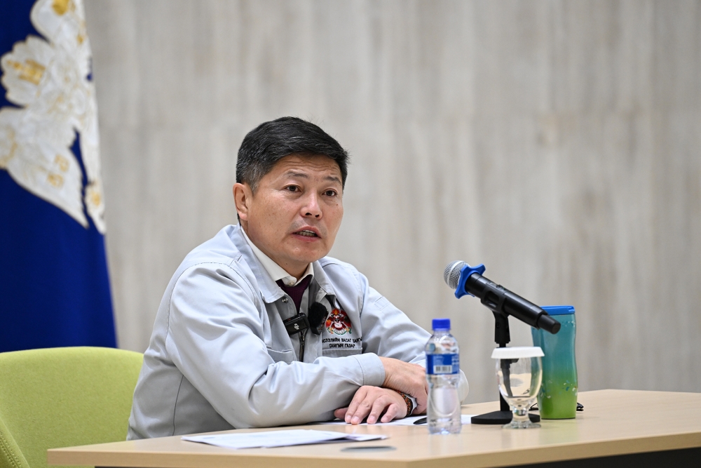 Х.Нямбаатар: Барилгын компаниуд  зэвтэй усны асуудлаа шийдмээр байна