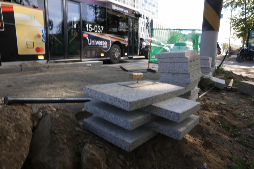 Олимп, Их Монголын гудамжны явган хүний замыг энэ сарын 15-нд шинэчилж дуусгана