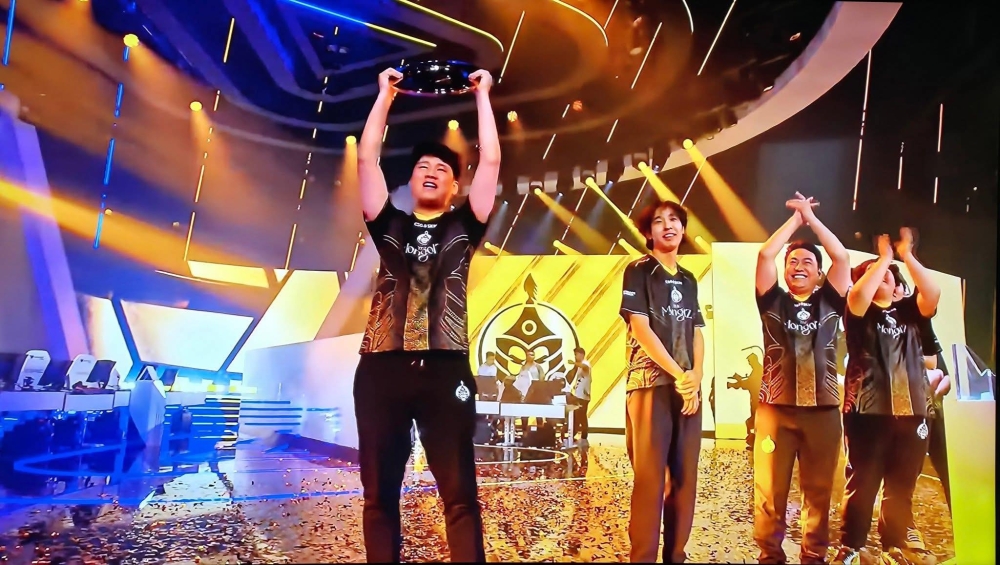 "The MongolZ" дэлхийн цомын аварга боллоо