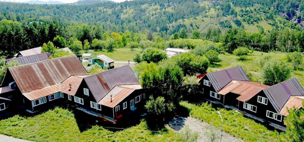 "Найрамдлын Эрдэнэс" зуслангийн амрагч хүүхдүүдийг эцэг эхэд нь хүлээлгэн өглөө